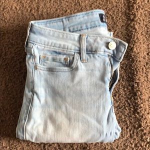 Light wash Hollister jeans